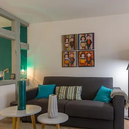 Grand Studio Centre Apartment