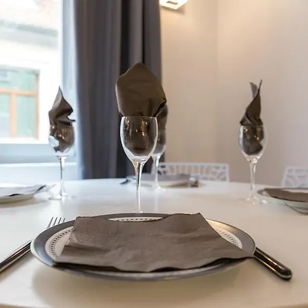 Grand Centre 아파트